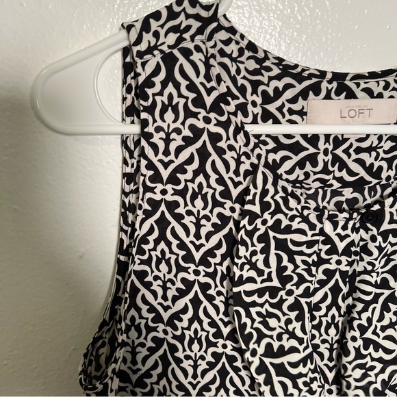 Loft Sleeveless Button Down Ruffle Blouse Black White Geo - Picture 6 of 12